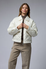 מעיל קווילט מעויין רחב