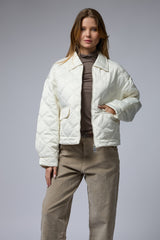 מעיל קווילט מעויין רחב