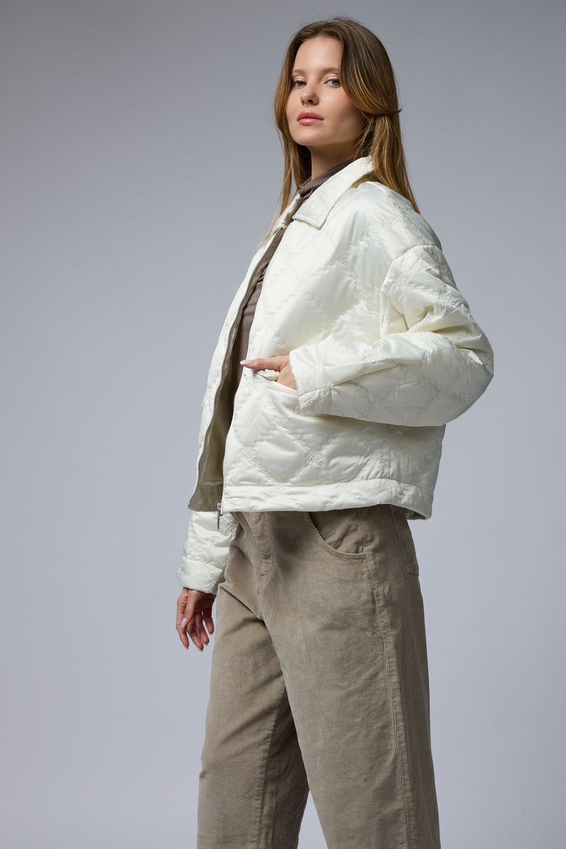 מעיל קווילט מעויין רחב