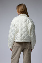 מעיל קווילט מעויין רחב