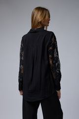 מכופתרת שילוב תחרה פרח