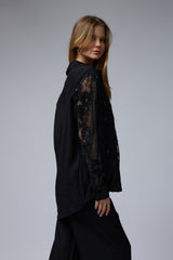 מכופתרת שילוב תחרה פרח