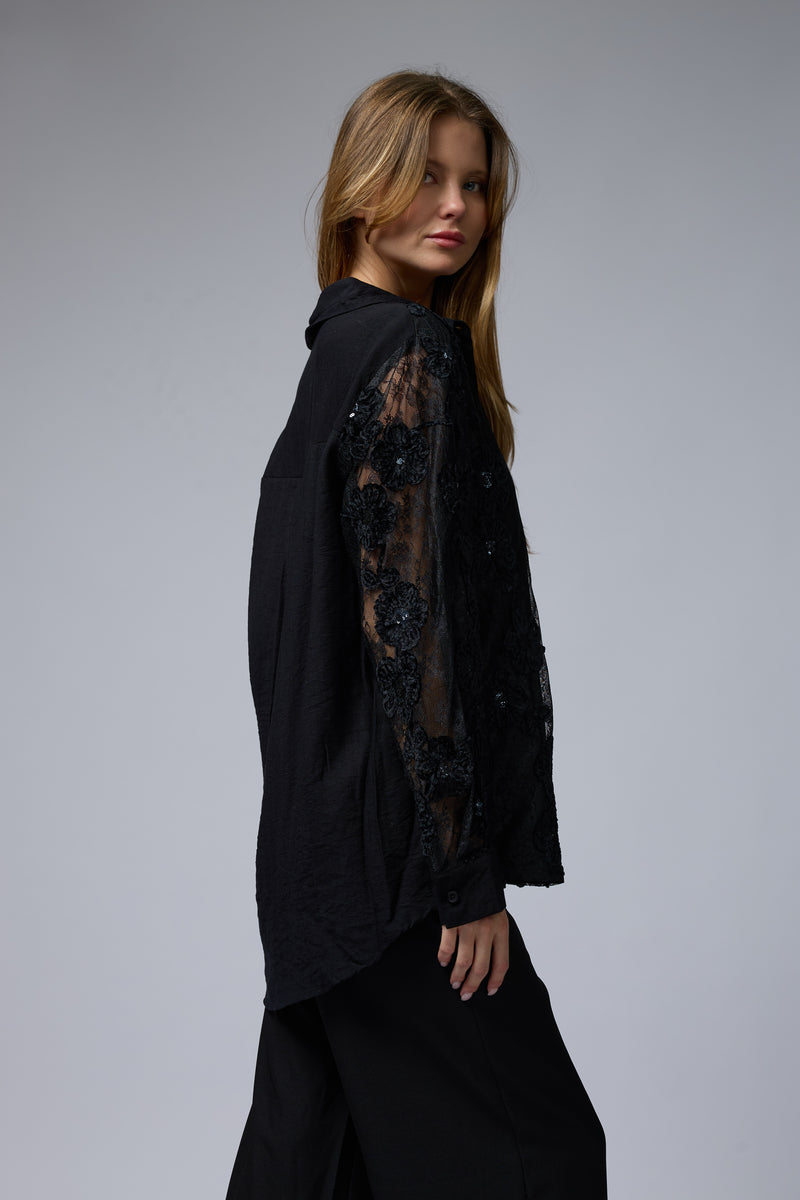 מכופתרת שילוב תחרה פרח