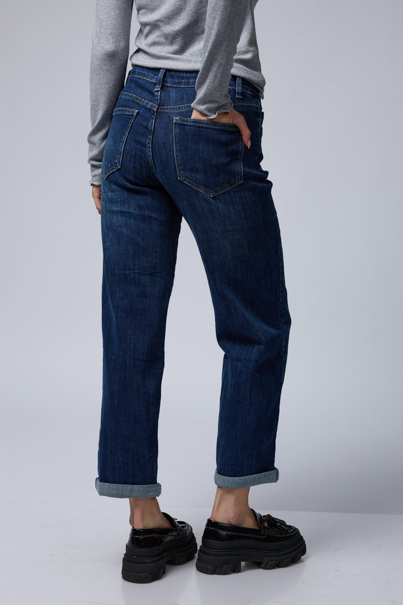 ג'ינס כהה קיפול