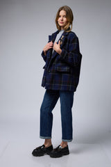 ג'קט משובץ סיכות זהב