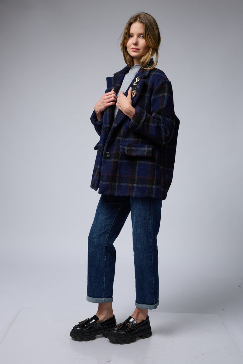 ג'קט משובץ סיכות זהב