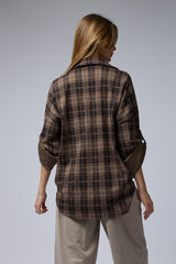 מכופתרת משבצות רקמת פרח