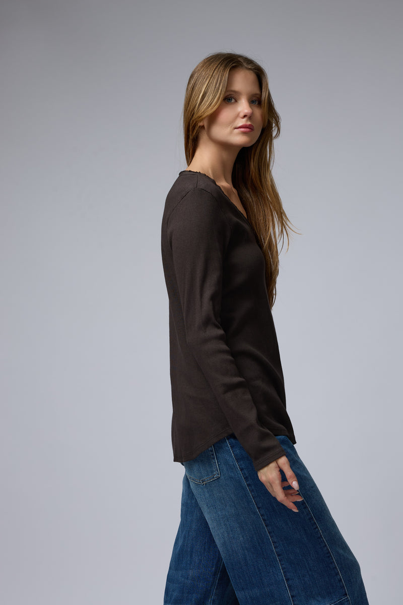 בייסיק ריב V טופ