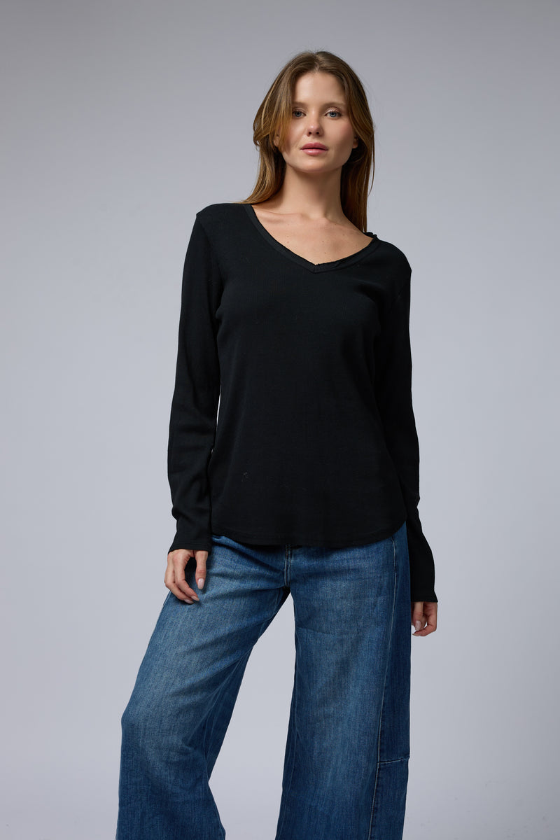 בייסיק ריב V טופ