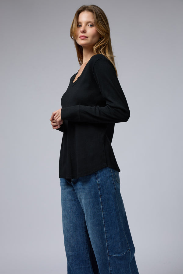 בייסיק ריב V טופ